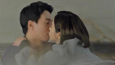 白鹿吃瓜的吻戏视频大全,甜蜜瞬间，浪漫满屏