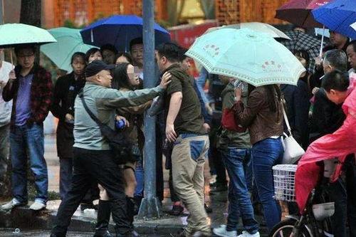 琼海吃瓜群众事件视频最新,视频揭秘现场冲突瞬间